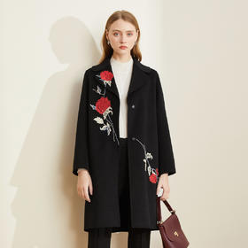 LH902斯尔丽瑟俪2021冬新款精致钉珠绣花修身显瘦中长羊毛大衣女