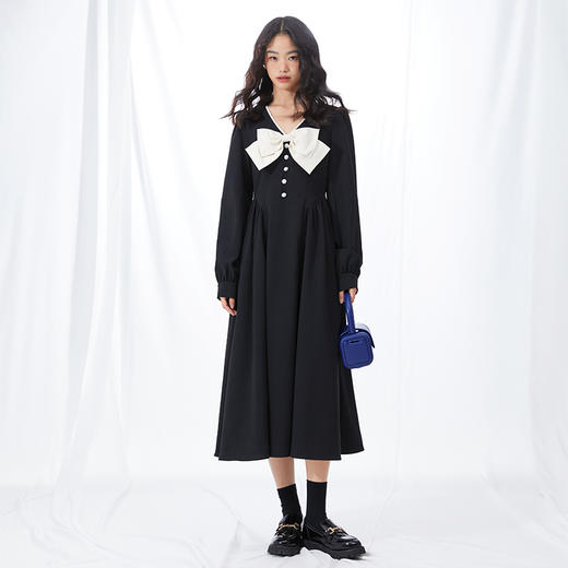 西遇V领连衣裙女早春2023年新款复古法式蝴蝶结小黑裙10120073 商品图1