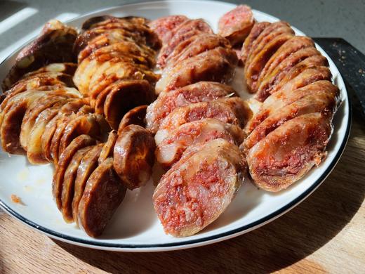 【正宗四川腊肠】小小星奶奶自制 地道四川特产腊肠 香肠  麻辣味 川味 自制自然风干 土猪猪前腿肉 预售30天发货 商品图1