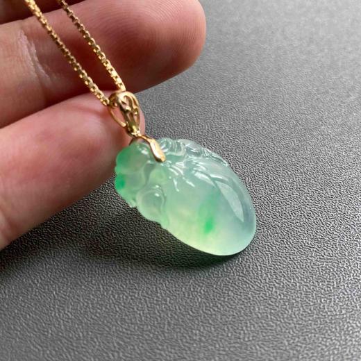 高冰种厚庄阳绿翡翠桃子金猴捧寿 商品图8