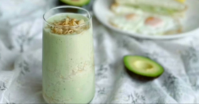 小学生早餐  - 香蕉牛油果蛋白奶昔