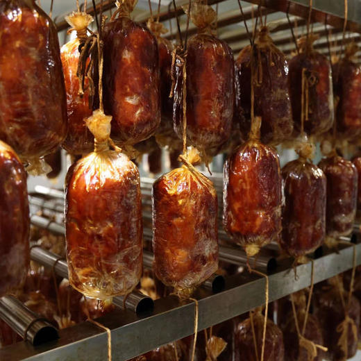 森林跑山猪大火腿，鲜肉制作，含95的猪精肉，古法大熏大火腿 500g  2根普通装/4根礼盒装 商品图1