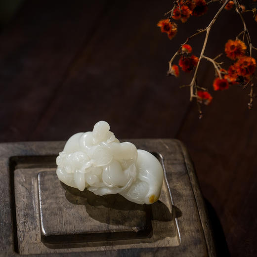 尤志光作品和田玉籽料雕人物把件 商品图2