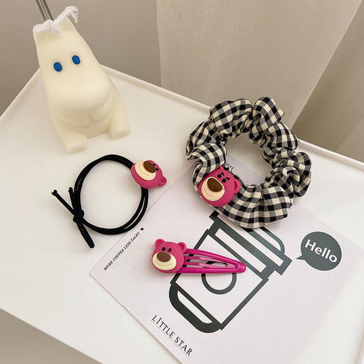 立体小熊发箍可爱大肠发圈甜美发饰洗脸头箍卡通草莓熊羊羔毛发夹 商品图3