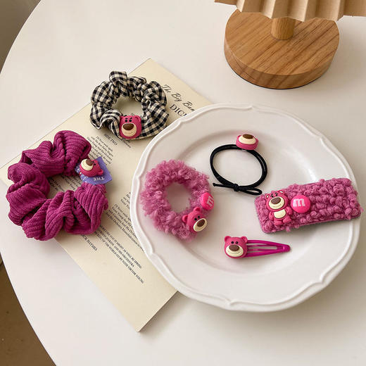 立体小熊发箍可爱大肠发圈甜美发饰洗脸头箍卡通草莓熊羊羔毛发夹 商品图1