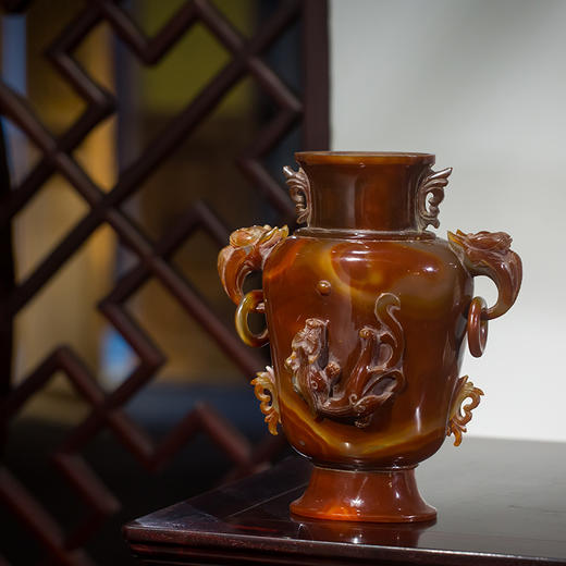 清 玛瑙活环龙纹赏瓶 商品图4