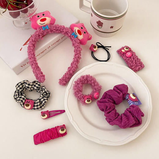 立体小熊发箍可爱大肠发圈甜美发饰洗脸头箍卡通草莓熊羊羔毛发夹 商品图0