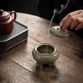 【采购专享】宫里的世界&南山匠人 汝窑祥云纹三足香炉