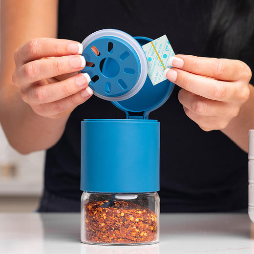 【加拿大ZUUTII 调味罐】 高硼硅玻璃 安全材质 可内置干燥剂 盖子可立 方便取材 自带长短勺 全身可拆清洗 商品图4