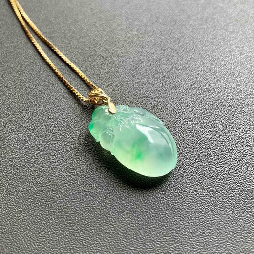 高冰种厚庄阳绿翡翠桃子金猴捧寿 商品图3