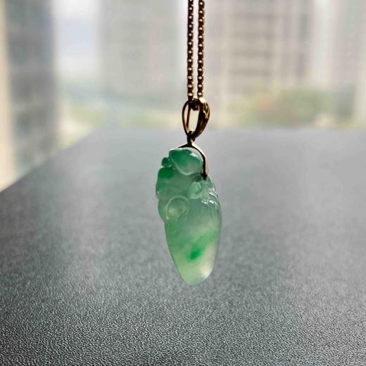 高冰种厚庄阳绿翡翠桃子金猴捧寿 商品图10