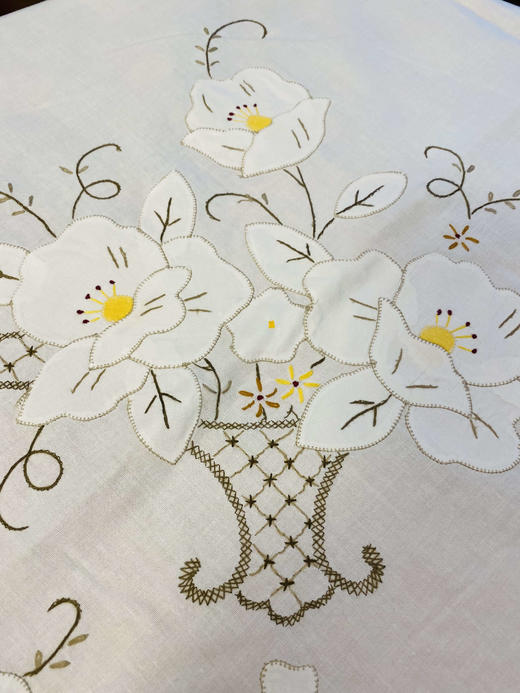 纯棉彩色手绣桌布  出口日韩的老外贸库存（共3款，规格180*270cm） 商品图5