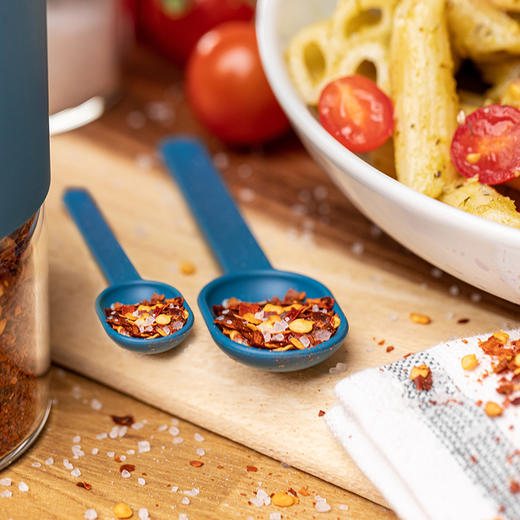 【加拿大ZUUTII 调味罐】 高硼硅玻璃 安全材质 可内置干燥剂 盖子可立 方便取材 自带长短勺 全身可拆清洗 商品图1