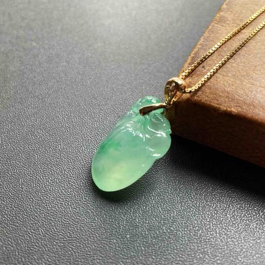 高冰种厚庄阳绿翡翠桃子金猴捧寿 商品图2