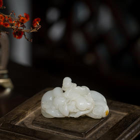 尤志光作品和田玉籽料雕人物把件