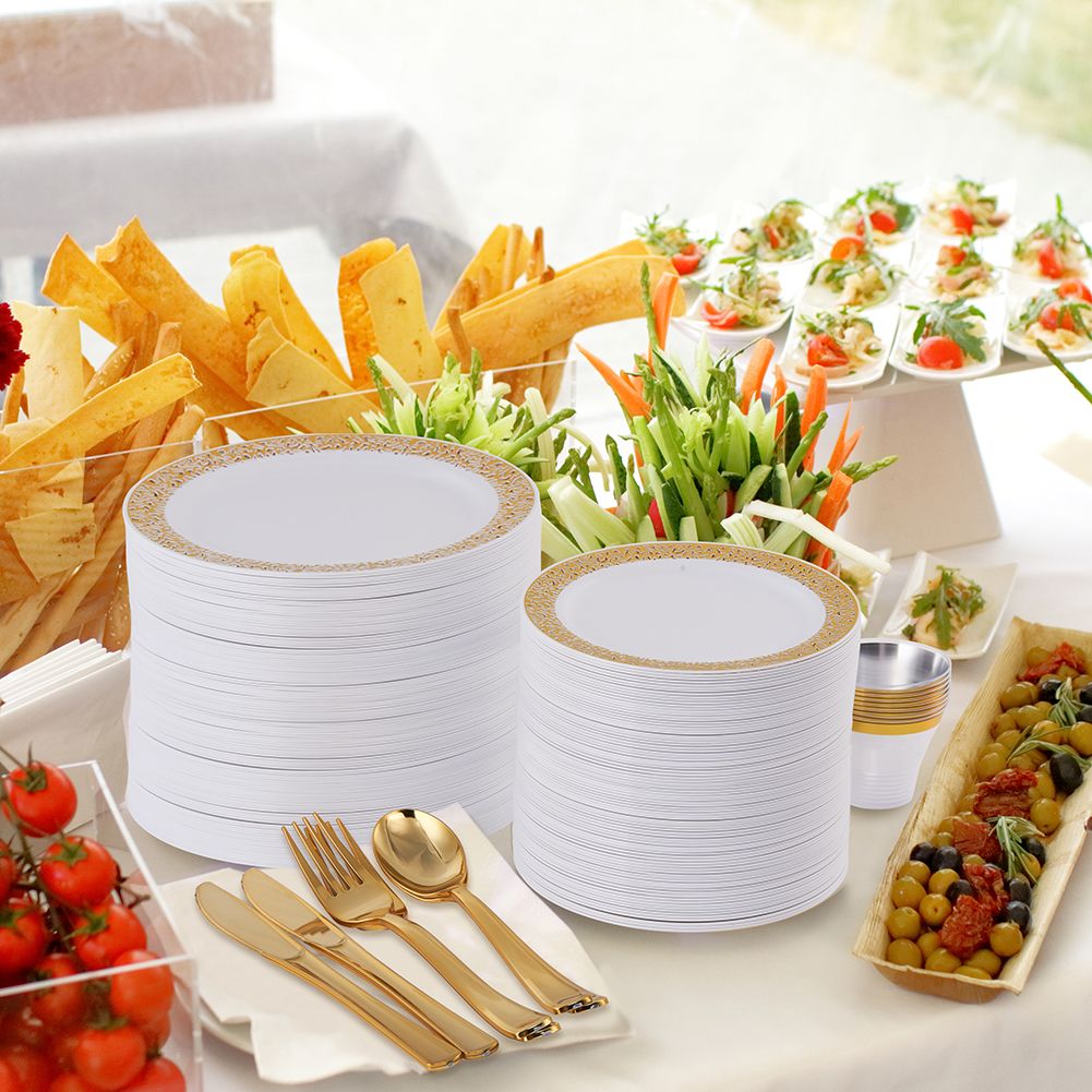 PLASTIC DINNERWARE