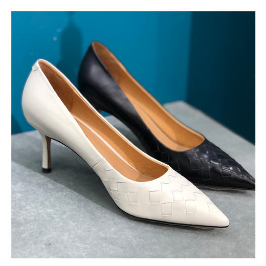 IUIU SECOND 春夏编织元素羊皮尖头浅口单鞋 商品图2