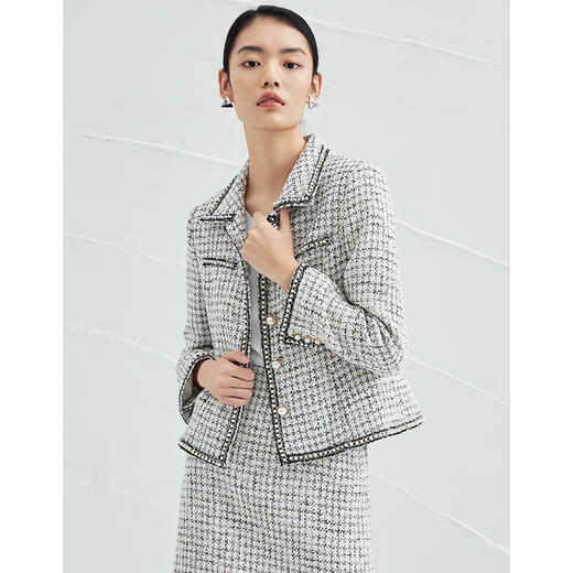 EITIE爱特爱春季新款粗花呢气质翻领修身显瘦时尚格子短外套A2203901 商品图2