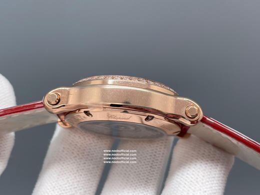 原单品质，新品，自1993年HappySport推出以来，就与女性朋友结下不解之缘。萧邦品牌设计总监曾这样说过：「HappySport是珠宝工艺与制表工艺相结合的成果 商品图9