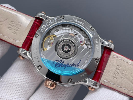 原单品质，新品，自1993年HappySport推出以来，就与女性朋友结下不解之缘。萧邦品牌设计总监曾这样说过：「HappySport是珠宝工艺与制表工艺相结合的成果 商品图13