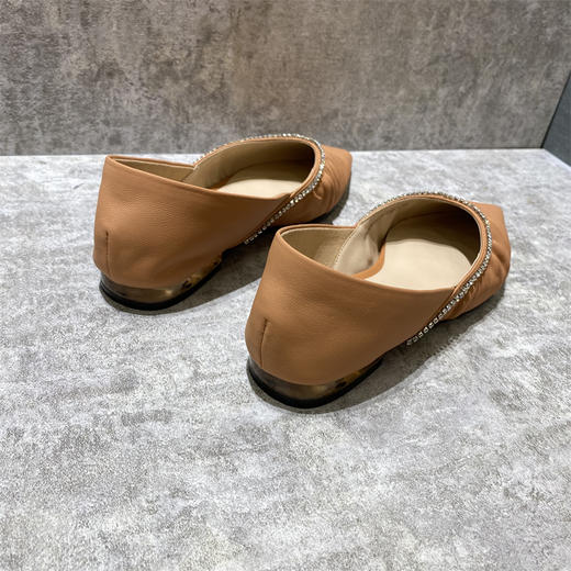 IUIU 春夏羊皮水钻尖头平底单鞋 商品图1