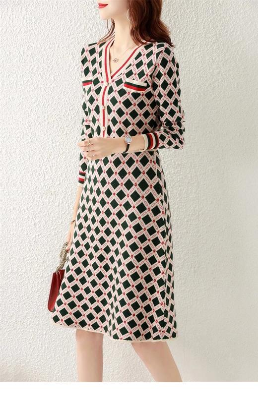 女V领菱格拼接连衣裙 商品图2