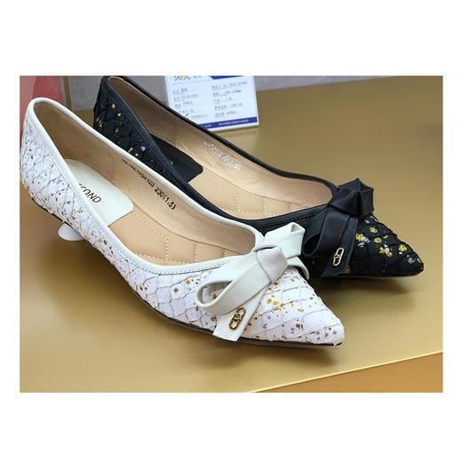 IUIU SECOND 春夏鱼皮蝴蝶结浅口单鞋 商品图1