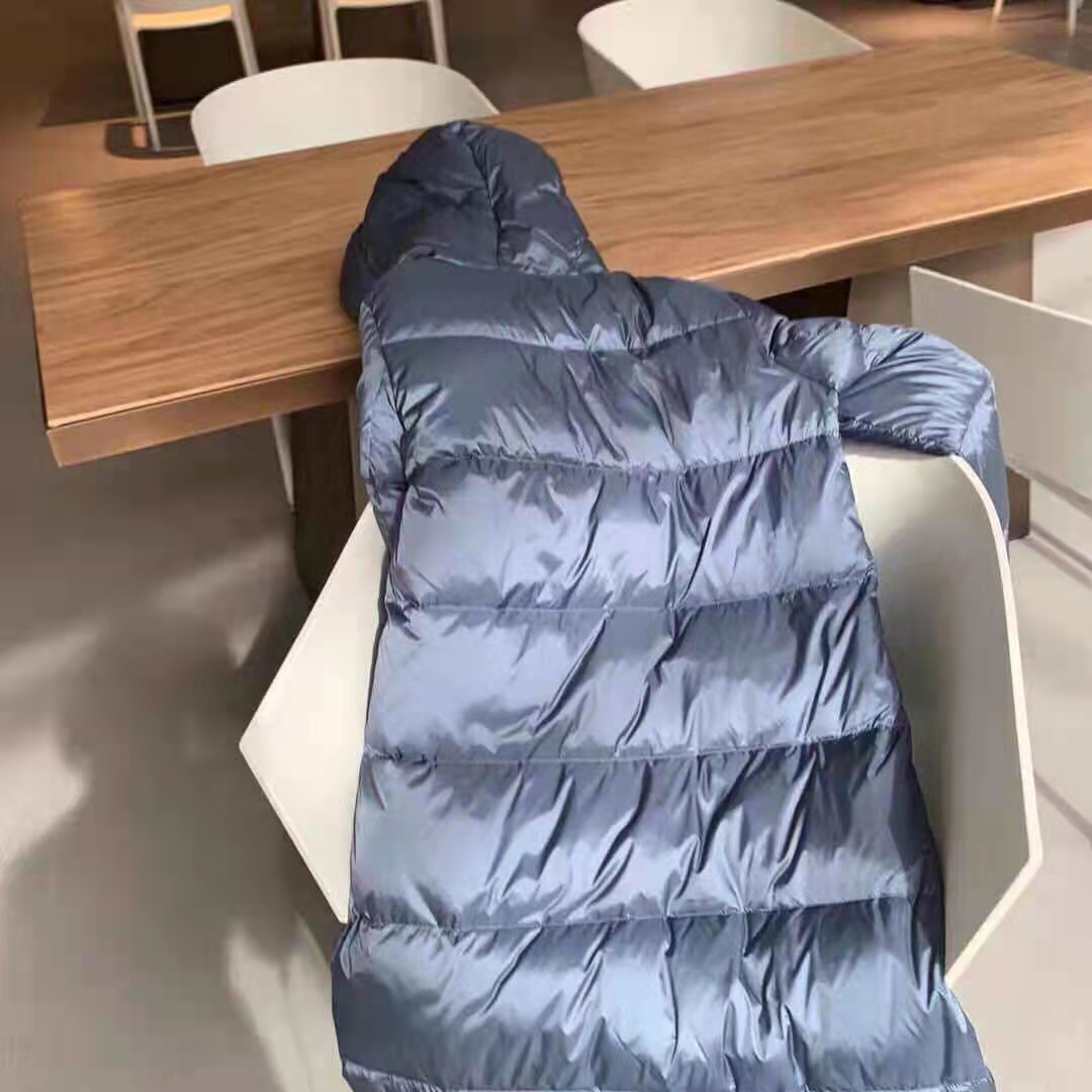 【侨乡卖场直发包邮不退换】joyloop鹅绒羽绒服 90%