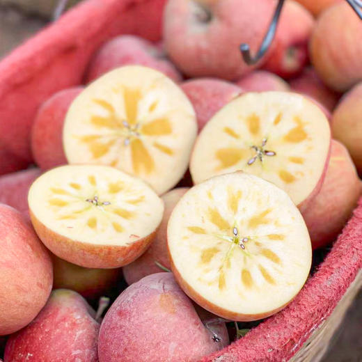 【新疆阿克苏苹果 5斤】| 冰糖心沁甜，到“爱不释手”脆口，风味十足，现在，正当美丽的时刻。 商品图1