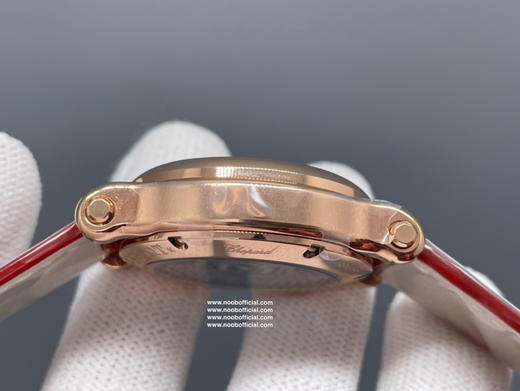 原单品质，新品，自1993年HappySport推出以来，就与女性朋友结下不解之缘。萧邦品牌设计总监曾这样说过：「HappySport是珠宝工艺与制表工艺相结合的成果 商品图4