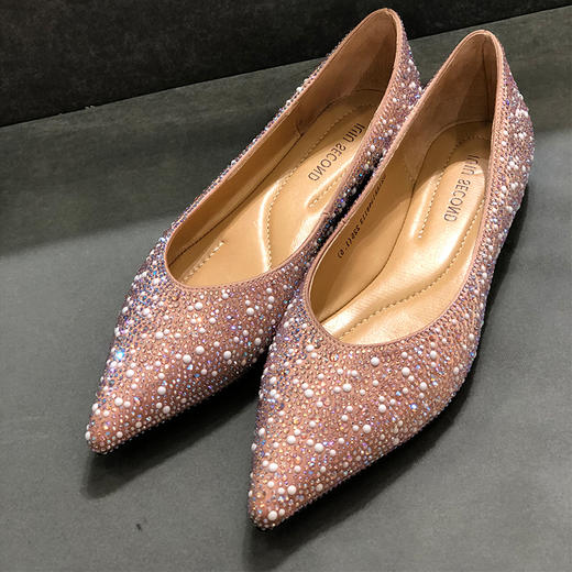 IUIU SECOND 经典款水钻尖头平底浅口单鞋 U21AE13681 商品图1