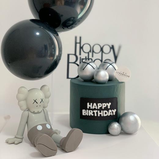 kaws公仔玩偶 · 奶油蛋糕【此款深色奶油部分会染色，介意勿拍】 商品图0