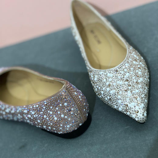 IUIU SECOND 经典款水钻尖头平底浅口单鞋 U21AE13681 商品图3