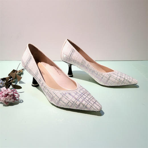 IUIU SECOND 复古格纹元素闪钻设计浅口单鞋 商品图0