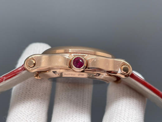 原单品质，新品，自1993年HappySport推出以来，就与女性朋友结下不解之缘。萧邦品牌设计总监曾这样说过：「HappySport是珠宝工艺与制表工艺相结合的成果 商品图9