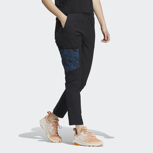 阿迪达斯2021冬季新款女子户外运动工装长裤HC0277 商品图1