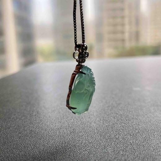 冰种淡晴水厚庄翡翠金蟾18k白金钻石镶嵌 商品图9