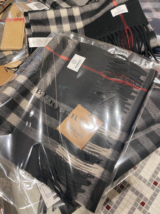 burberry专柜级经典羊绒格子围巾-黑色 商品图3