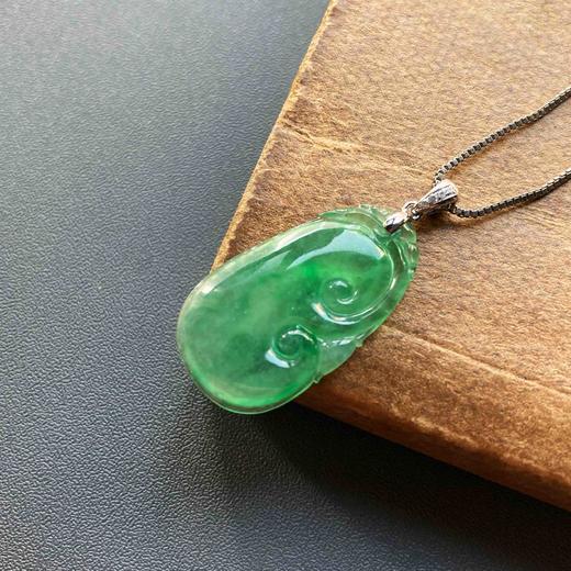 高冰种阳绿翡翠如意 商品图3