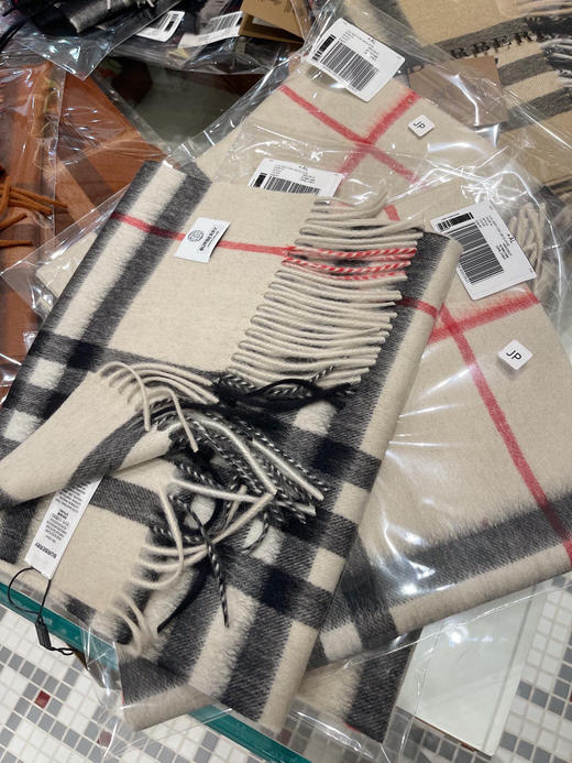 burberry专柜级经典羊绒格子围巾-石色 商品图0