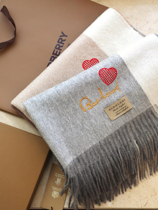 BURBERRY【手抄体桃心】.灰色 商品图8