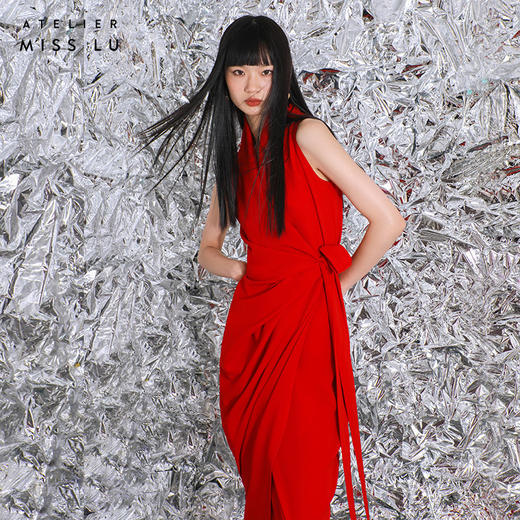 【潘思帕国王】立裁垂褶腰间系带裹身连衣裙/0000703R 商品图1