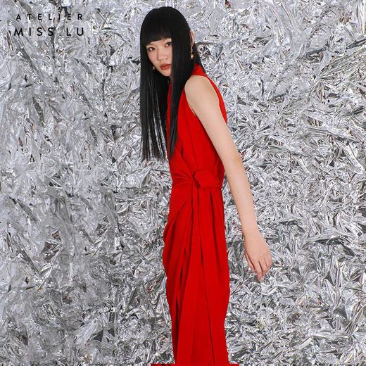 【潘思帕国王】立裁垂褶腰间系带裹身连衣裙/0000703R 商品图2