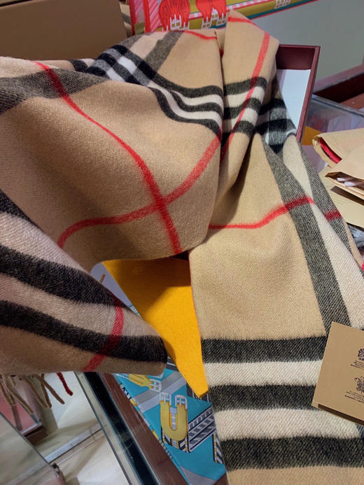 burberry专柜级经典羊绒格子围巾-驼色 商品图4