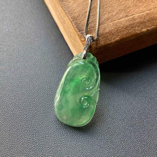 高冰种阳绿翡翠如意 商品图1