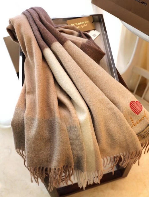 BURBERRY【手抄体桃心】奶茶驼 商品图4