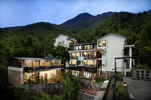 399温泉滑雪一价含！【安吉隐居山水酒店】 商品图0