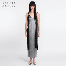 【浮华梦】肩部交织飘带金属感大V领长款连衣裙/0000786A