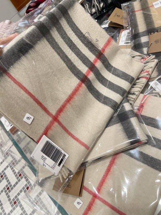 burberry专柜级经典羊绒格子围巾-石色 商品图3