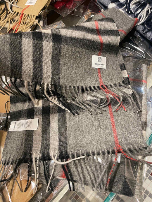 burberry专柜级经典羊绒格子围巾-灰色 商品图2